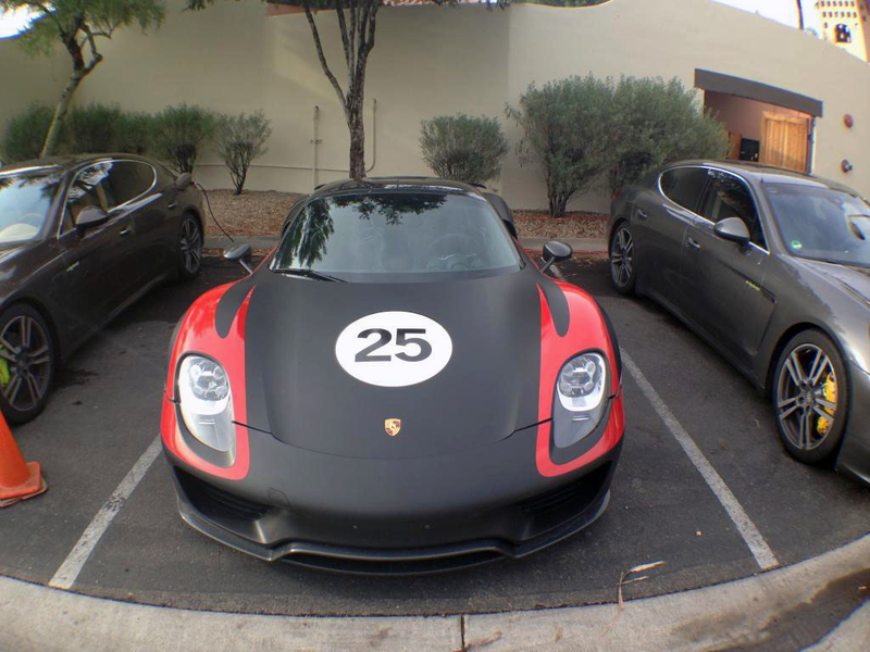 Illustration for article titled Two Porsche 918 Spyders Are In Arizona Right Now